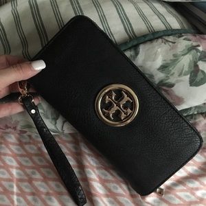 Tory Burch wallet